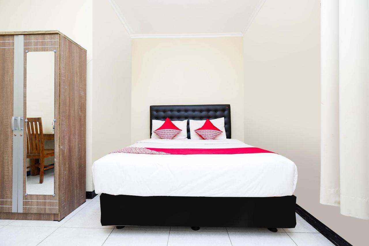 Oyo 1835 Kostel Wood Semarang