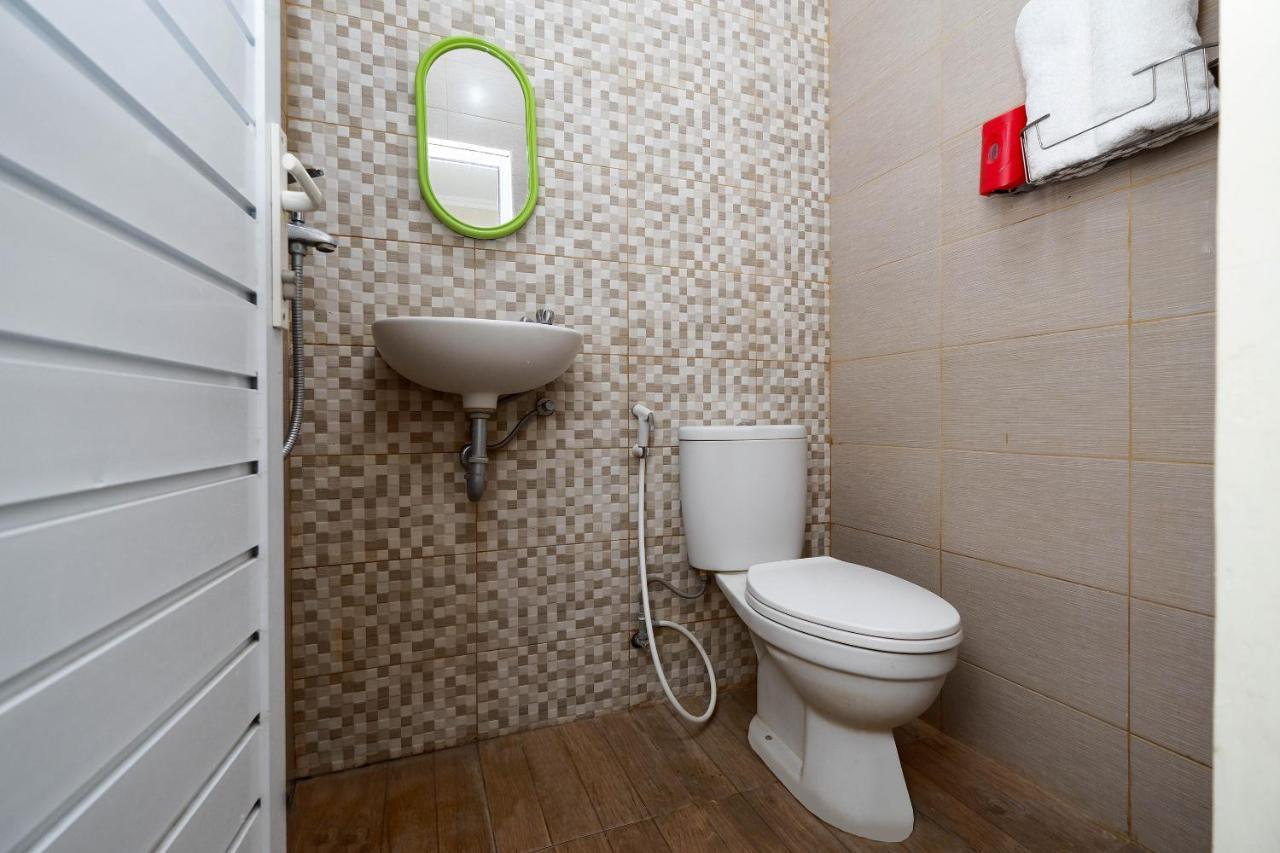 Hotel Oyo 1835 Kostel Wood 2*