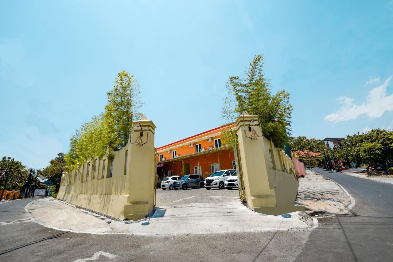Oyo 1835 Kostel Wood Hotel Semarang