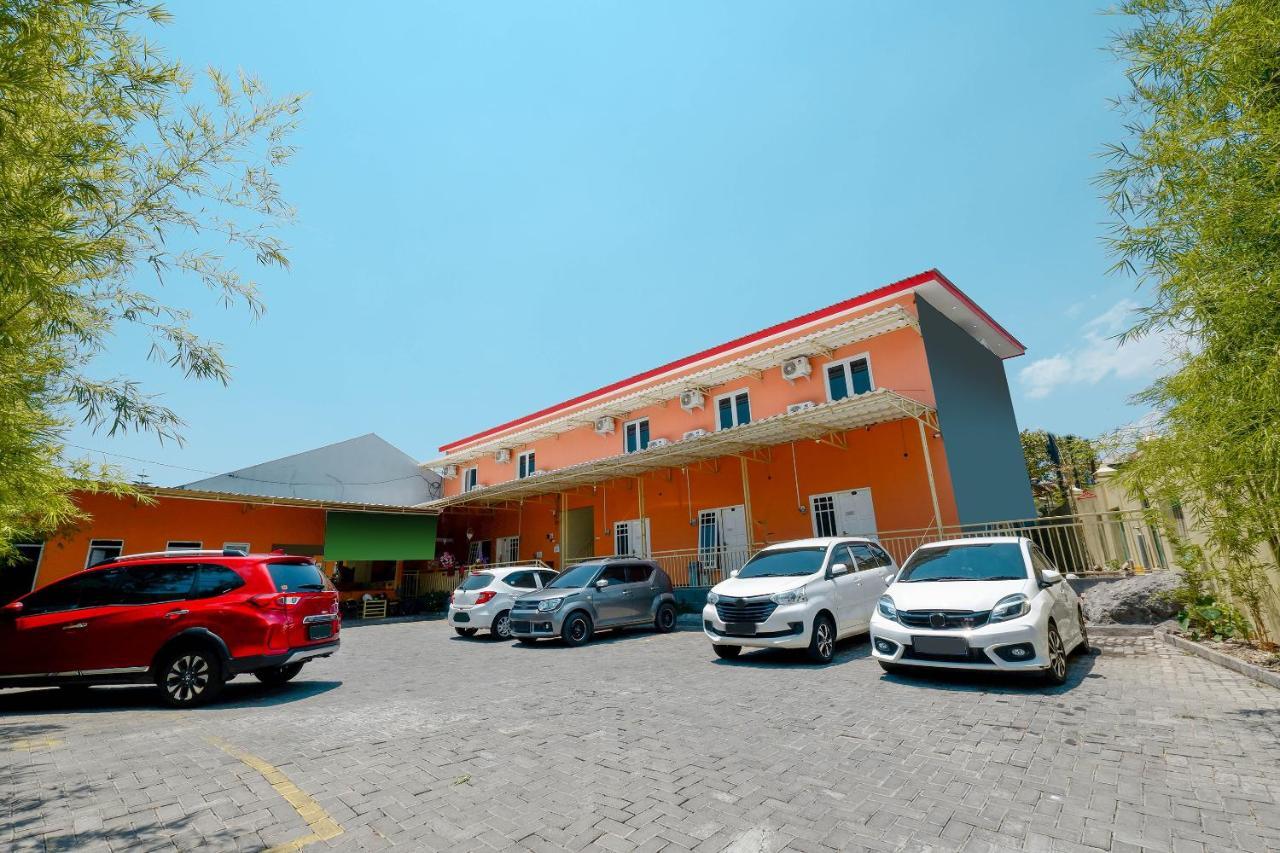 Hotel Oyo 1835 Kostel Wood 2*