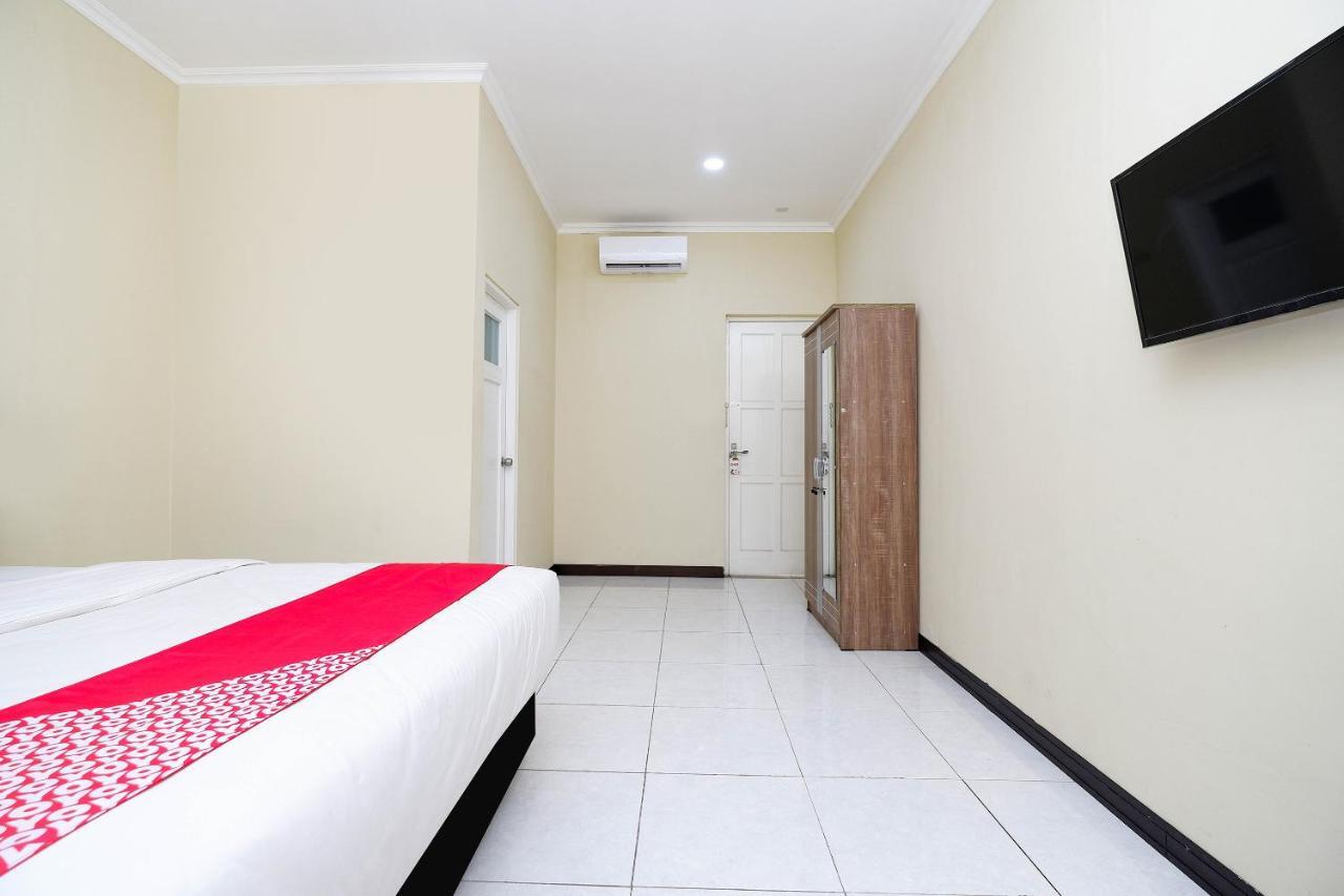 Hotel Oyo 1835 Kostel Wood Semarang